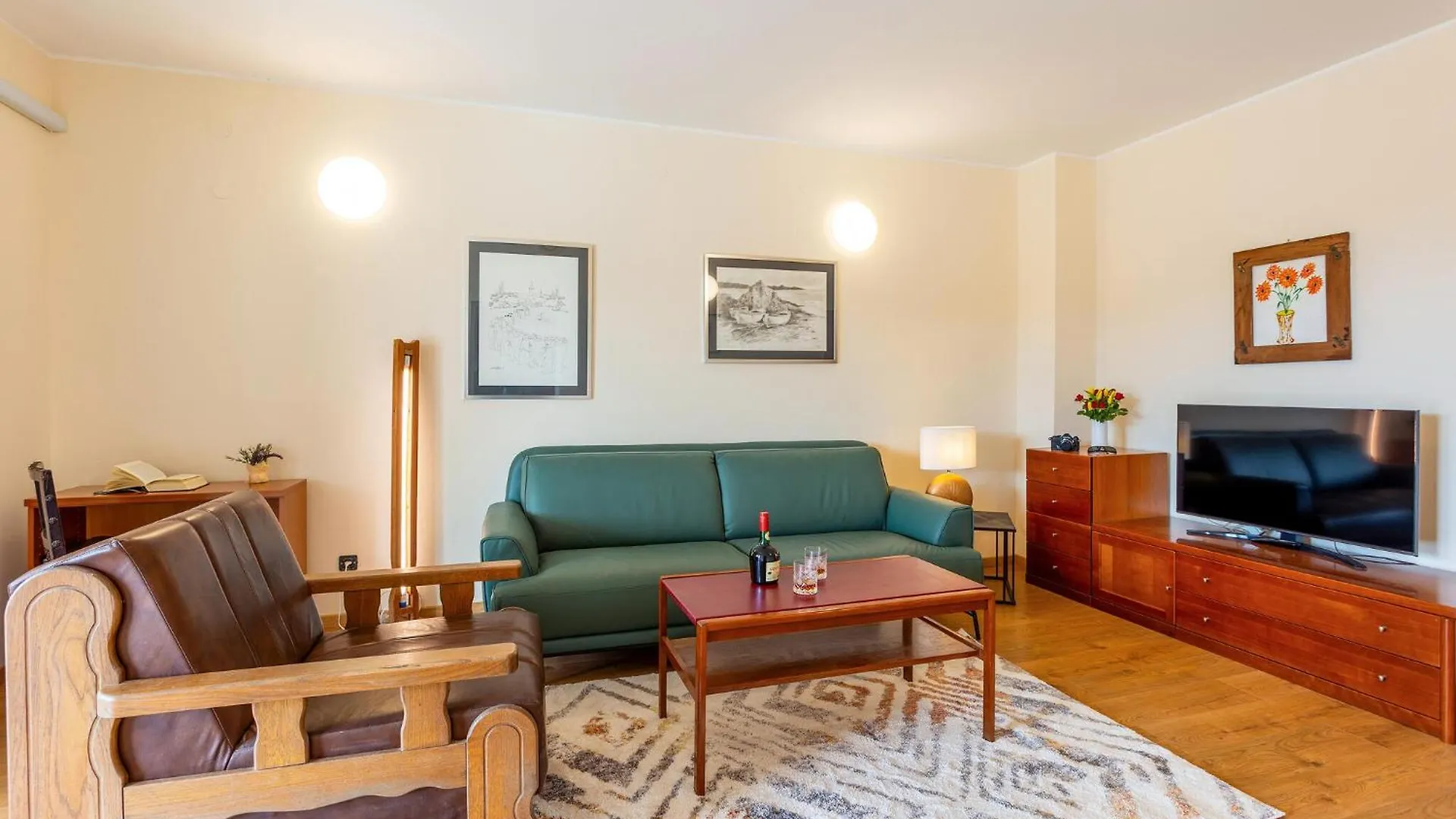 2 Bedroom Amazing Apartment In Pula 0*,