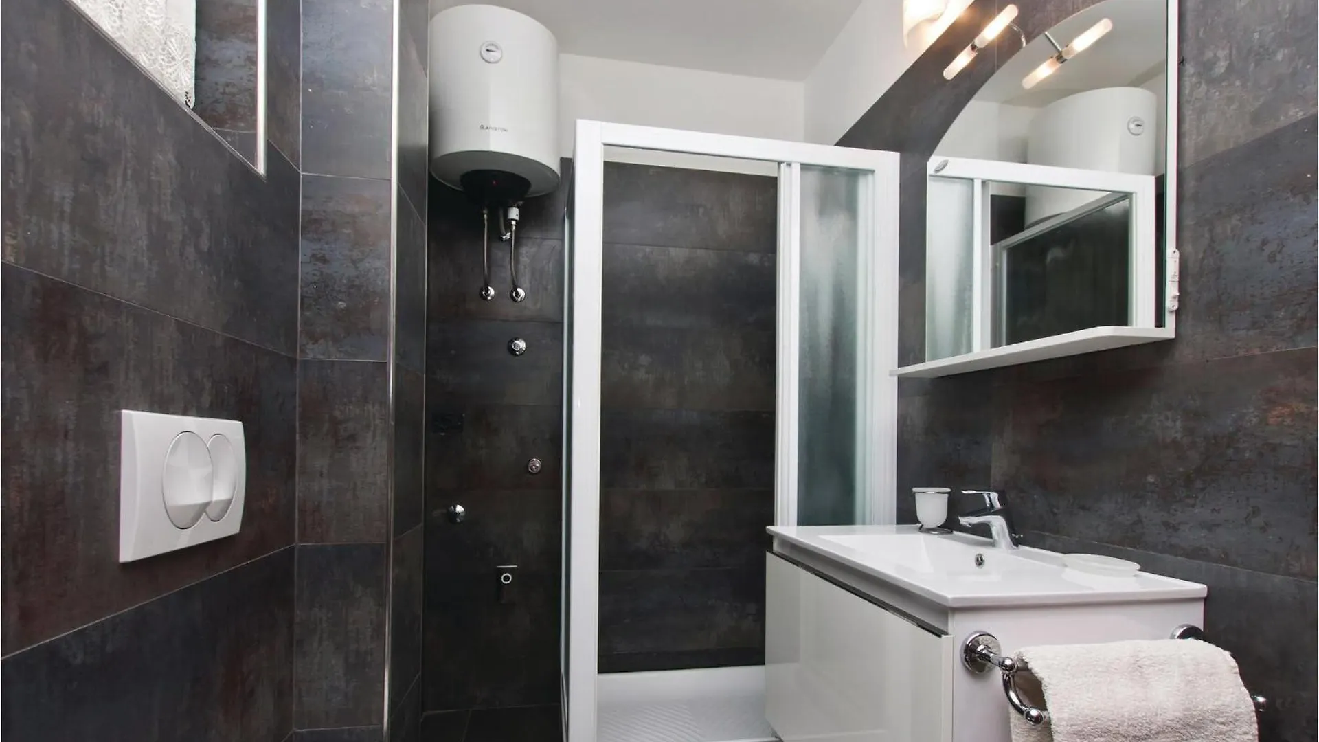 2 Bedroom Amazing Apartment In Pula