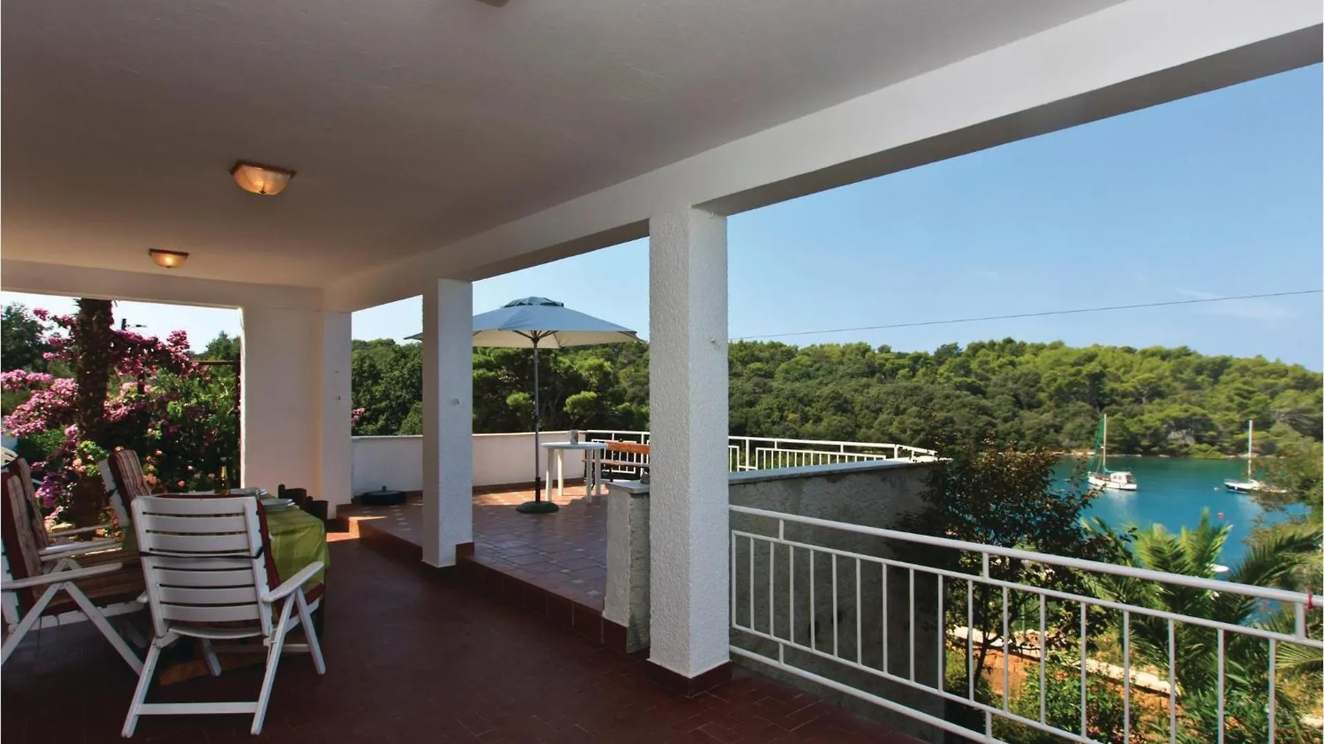 2 Bedroom Amazing Apartment In Pula
